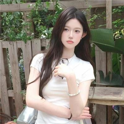 春花娇美可人儿